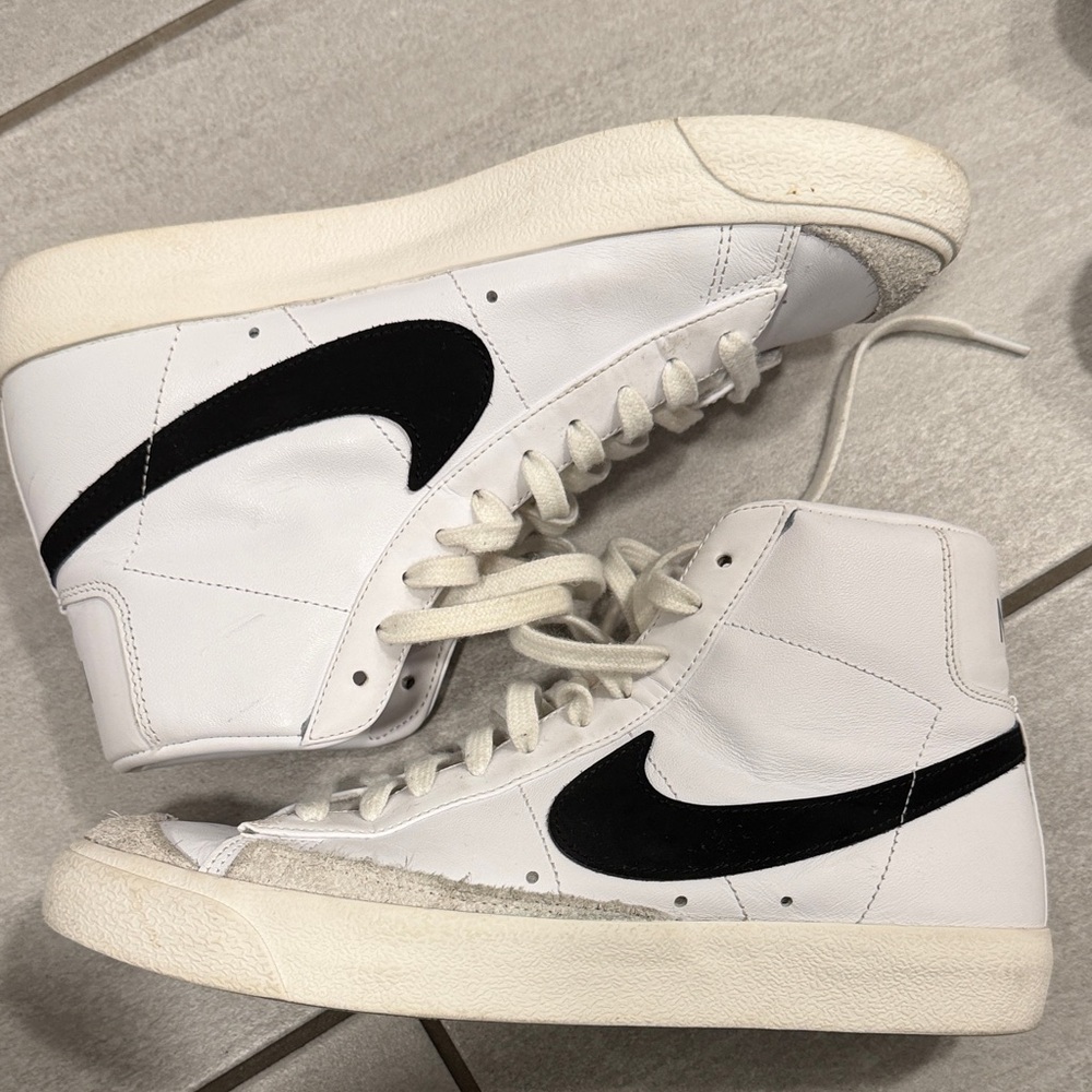 Nike Blazer Mid 77